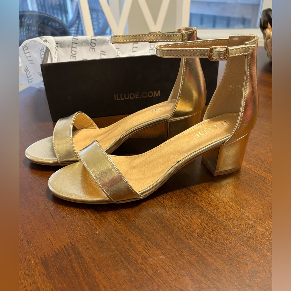 ILLÜDE Gold Ankle-Strap Block Heel Sandals for Women